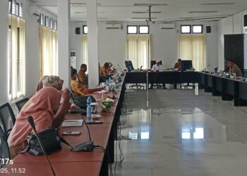 Bapemperda DPRD SBT Rapat Kerja Bahas Propemperda 2025