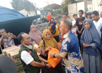 Pemkab SBT Salurkan Bantuan untuk Korban Kebakaran di Bula