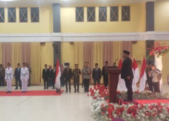 Bupati Fachri Alkatiri Kukuhkan Paskibraka SBT Tahun 2025