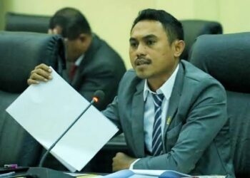 Bupati Fachri Teken Pembagian PI 10 Persen Blok Seram Non Bula, Ini Respon Komisi A DPRD SBT